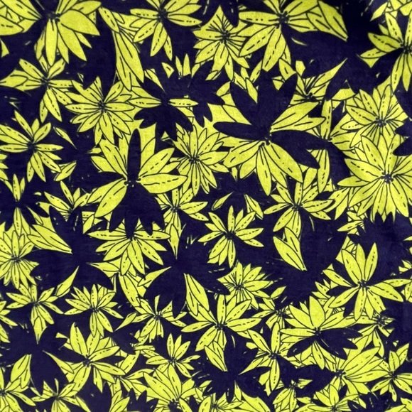 Lularoe Randy T 2X - Picture 2 of 3